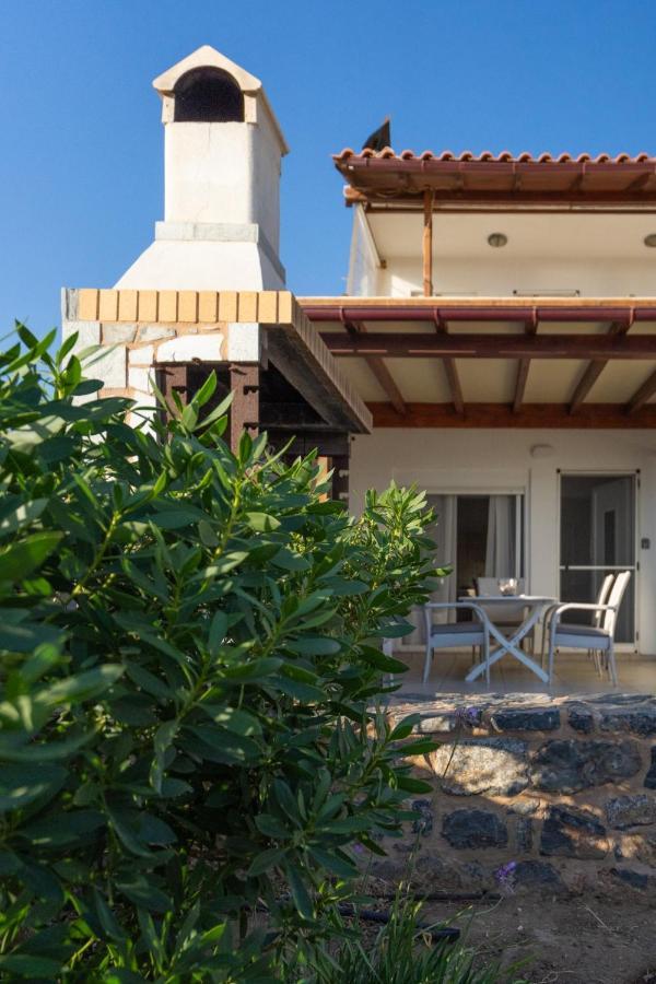 Villa Blue Coast House à Goudhouros Extérieur photo